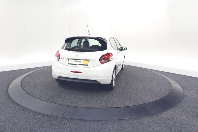 Peugeot 208 PureTech 82 Signature | Parkeersensoren | Apple CarPlay | Navigatie | Airco