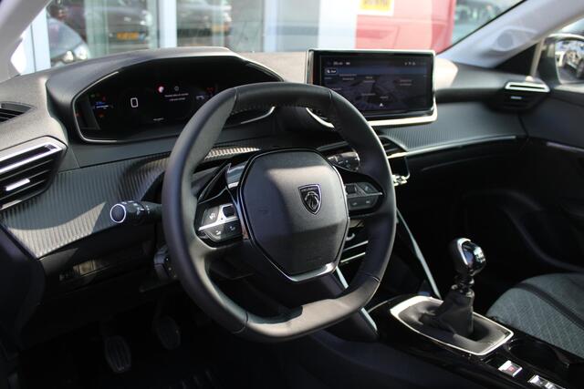 Peugeot 208 1.2 100PK ALLURE | CAMERA VOOR + ACHTER | KEYLESS ENTRY/START | DODEHOEK DETECTIE | NAVIGATIE | DRAADLOZE APPLE CARPLAY/ANDROID AUTO | PARKEERSENSOREN VOOR + ACHTER | ADAPTIVE CRUISE CONTROL | DAB+ RADIO | LED KOPLAMPEN |