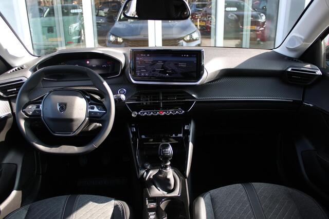 Peugeot 208 1.2 100PK ALLURE | CAMERA VOOR + ACHTER | KEYLESS ENTRY/START | DODEHOEK DETECTIE | NAVIGATIE | DRAADLOZE APPLE CARPLAY/ANDROID AUTO | PARKEERSENSOREN VOOR + ACHTER | ADAPTIVE CRUISE CONTROL | DAB+ RADIO | LED KOPLAMPEN |