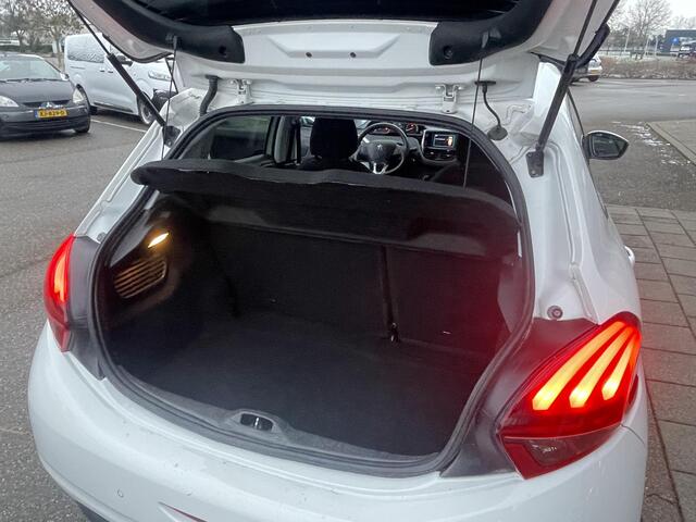 Peugeot 208 1.2 PureTech Signature