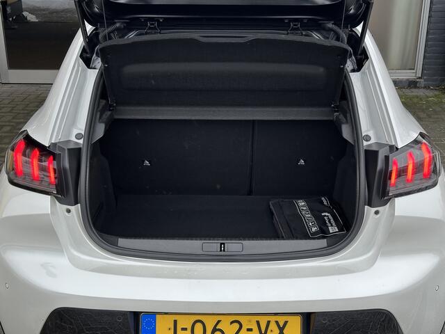 Peugeot 208 1.2 PureTech GT-Line CLIMA / CRUISE / PANO / 3D / AUTO / CAMERA