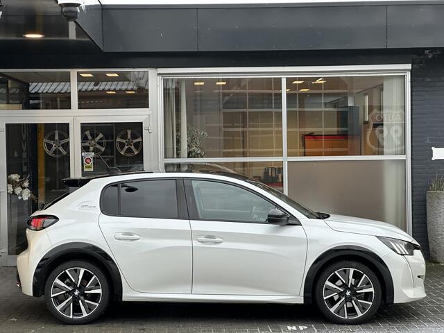 Peugeot 208 1.2 PureTech GT-Line CLIMA / CRUISE / PANO / 3D / AUTO / CAMERA