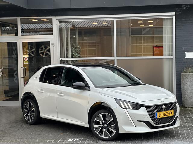 Peugeot 208 1.2 PureTech GT-Line CLIMA / CRUISE / PANO / 3D / AUTO / CAMERA