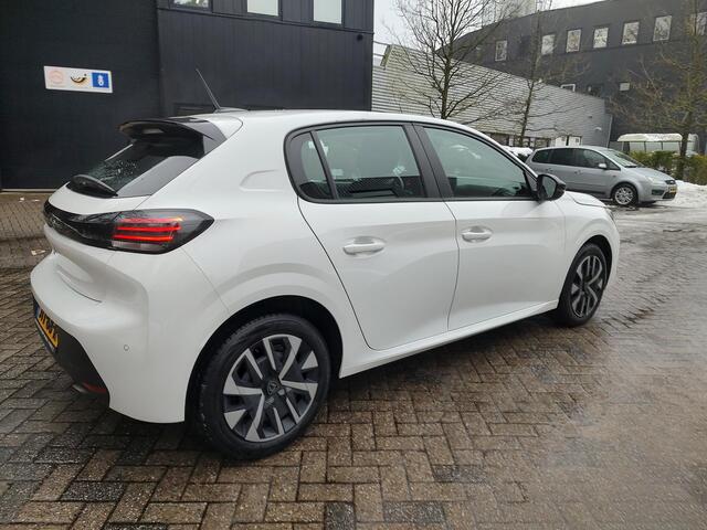 Peugeot 208 1.2 PureTech 100 Active Led Navi-Carplay Cruise-Control DAB