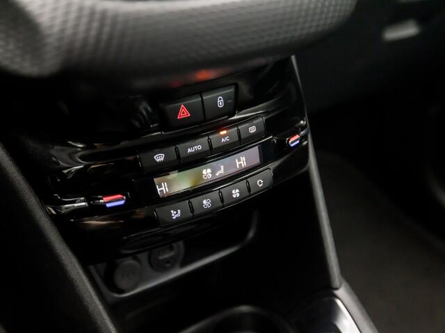 Peugeot 208 1.2 PureTech Sport (5 DEURS, GROOT NAVI, APPLE CARPLAY, CLIMATE, PARKEERSENSOREN, LM VELGEN, CRUISE, NIEUWE APK, NIEUWSTAAT)