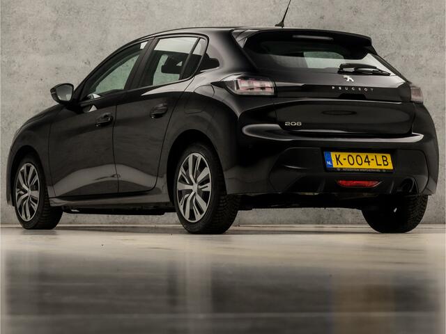 Peugeot 208 1.2 PureTech Sport (APPLE CARPLAY, GROOT NAVI, PARKEERSENSOREN, SPORTSTOELEN, CRUISE, LED KOPLAMPEN, LANE ASSIST, NIEUWSTAAT)