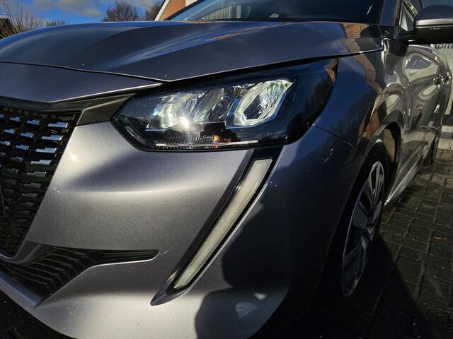 Peugeot 208 1.2 PureTech Active apple carplay. led verlichting. navi.