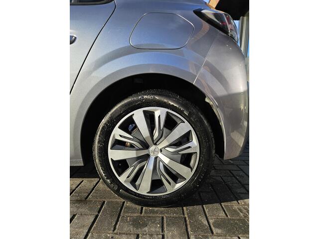 Peugeot 208 1.2 PureTech Active apple carplay. led verlichting. navi.