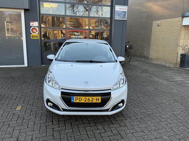 Peugeot 208 1.2 PureTech Blue Lion / Airco/ Navigatie/ Cruise/ Apple carplay/ LED/ PDC