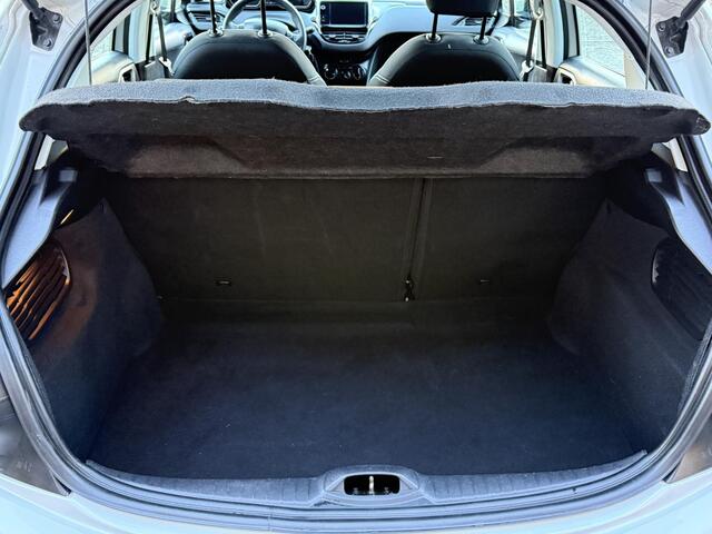 Peugeot 208 1.2 PureTech Blue Lion / Airco/ Navigatie/ Cruise/ Apple carplay/ LED/ PDC