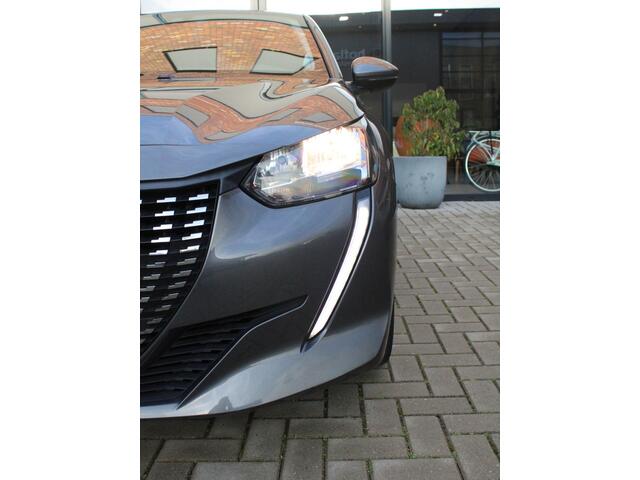 Peugeot 208 1.2 PureTech 100PK Active 4 seizoensbanden, Navigatie, Airco en parkeersensoren achter