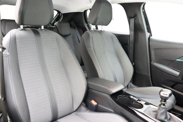 Peugeot 208 1.2 PureTech Allure Pack 100 PK | Handgeschakeld | LMV | Camera | Cruise Control | USB | LED | Apple Carplay | Elektrische Ramen | Navigatie