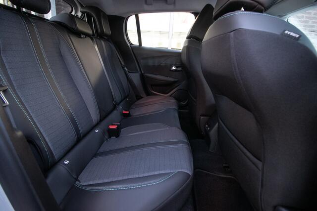 Peugeot 208 1.2 PureTech Automaat Allure | Apple CarPlay / Android auto