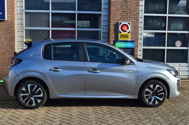 Peugeot 208 Hybrid e-DCS6 Style, Automaat, Pdc