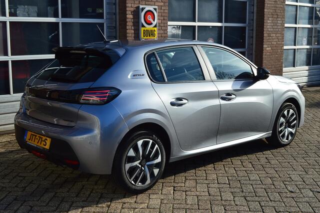 Peugeot 208 Hybrid e-DCS6 Style, Automaat, Pdc