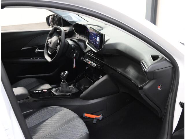 Peugeot 208 1.2 100PK Allure | AppleCarplay/AndroidAuto | Parkeersensoren | Trekhaak | FULL LED | Camera | Lederen Stuurwiel | Climate Control | Cruise Control | 16" LMV | Isofix | Privacy Glass |
