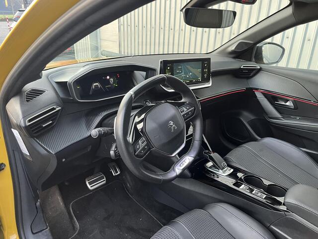 Peugeot 208 1.2 PureTech GT*AUTOM.*ECC*CRUISE*NAVI*CAM*CARPLAY