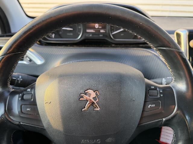 Peugeot 208 1.2 PureTech Allure | Nieuw Binnen | Navigatie | Climate Control | PDC | APK 29-04-2027 |