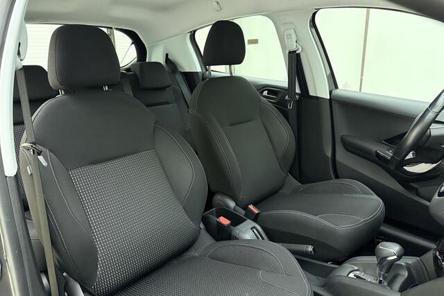 Peugeot 208 1.2 PureTech Allure 110 PK | Automaat | Climate Control | Navigatie | Cruise Control | Licht Metalen Velgen | Bluetooth | AUX | USB | Dealer onderhouden