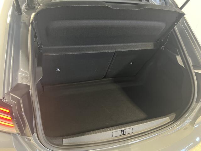 Peugeot 208 Hybrid 100 e-DCS6 Allure | Navigatie/Android/Apple Carplay | LM Velgen 16" | Parkeersensoren Voor en Achter | Cruise Control | DAB | Airco |