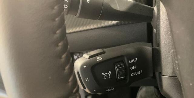 Peugeot 208 1.2 PureTech 100 Allure Camera/Stoelverwarming/ECC.