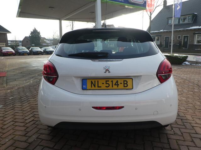 Peugeot 208 1.2 PureTech Blue Lion Airco, Navi, PDC achter, Carplay/mirror link