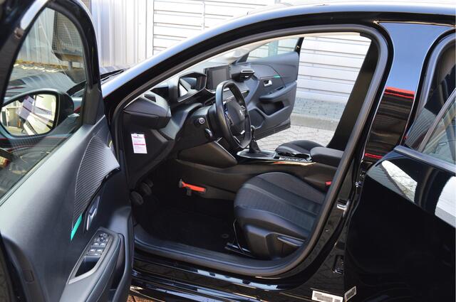 Peugeot 208 1.2 PureTech Allure O.a: Carplay, DAB, Clima, Cruise, PDC, Rijklaar, Etc. All-in prijs!