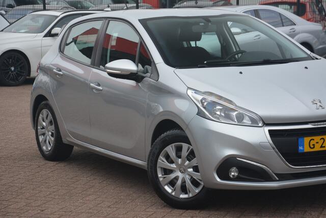 Peugeot 208 1.6 BlueHDi Blue Lease onderhoudshistorie aanwezig laatste beurt bij 155000km met oa cruise control cv navigatie trekhaak pdc airco