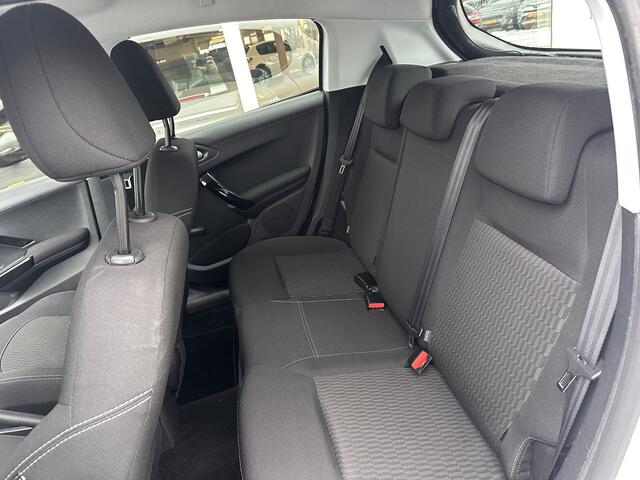 Peugeot 208 1.2 PureTech Blue Lion NAVI,CARPLAY,CRUISE