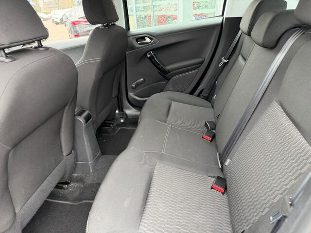 Peugeot 208 1.2 PURET. BLUE LION NAVI AIRCO PDC