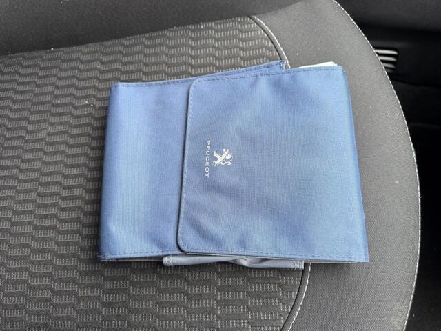 Peugeot 208 1.2 PURET. BLUE LION NAVI AIRCO PDC