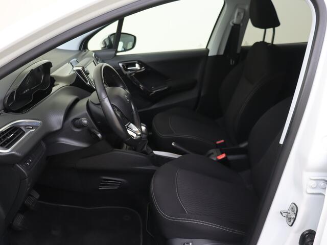 Peugeot 208 1.2 PureTech Style | Airco | Cruise control | Stoelverwarming!