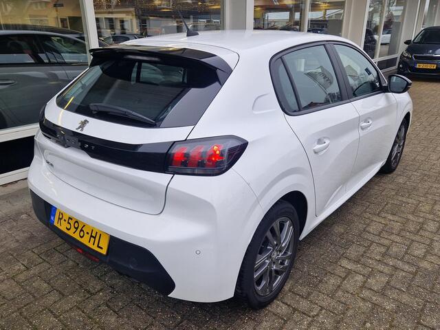 Peugeot 208 1.2 75pk Active Pack | Apple CarPlay/Android Auto | Parkeersensoren | Lichtmetalen velgen | Navigatie