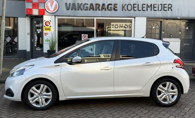 Peugeot 208 1.2 PureT. Signature