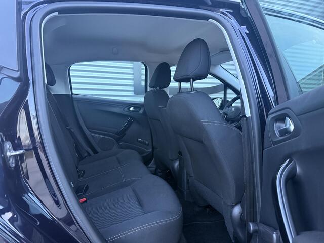 Peugeot 208 1.2 PureTech Blue Lion 1e Eigenaar|Navi|Airco|Cruise|D-Riem v.v. in 2024|N.A.P|PDC|Carplay|Nieuwe APK bij Aflevering