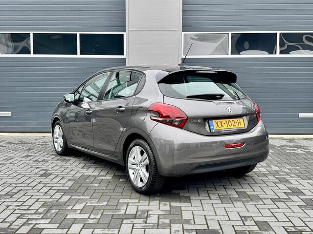 Peugeot 208 1.2 Signature/ 110 PK Vol Automaat/ Touchscreen/ Licht- regensensor