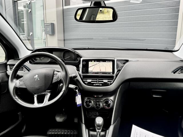 Peugeot 208 1.2 Signature/ 110 PK Vol Automaat/ Touchscreen/ Licht- regensensor