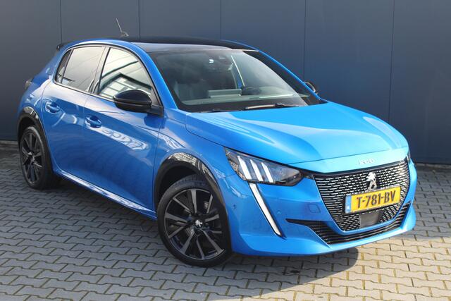Peugeot 208 1.2 PureTech GT Automaat | Incl. 12 maanden garantie | 3D Virtual cockpit | 360 Camera | Stoelverwarming | PDC rondom | Keyless entry + go | 17" LMV | Schakelflippers | Grootlicht assistent | Lane assist | Panoramadak | Zwarte hemelbekleding | DAB+ | Appl