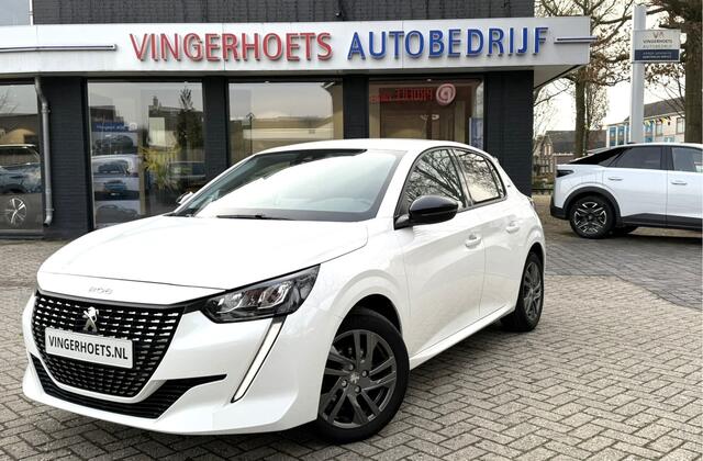Peugeot 208 Benzine * Automaat * 100 Pk Style JXX-10-S. * Navigatie * Airco * Achteruitrij Camera * Cruise Control * Apple Carplay / Android Auto * L.M. Velgen * Vingerhoets; Vierde Generatie Eersteklas Service. Al meer dan 100 jaar een begrip in de Brabantse Kempen.