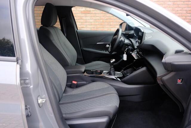 Peugeot 208 1.2 PureTech 100pk Allure | Navi | App Connect | Climate | Adaptive Cruise | Camera | Blind Spot | PDC