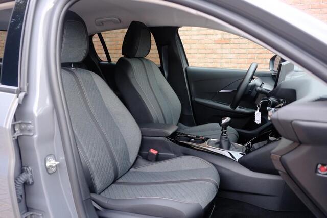 Peugeot 208 1.2 PureTech 100pk Allure | Navi | App Connect | Climate | Adaptive Cruise | Camera | Blind Spot | PDC