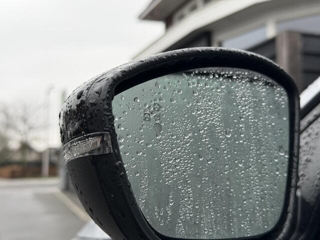 Peugeot 208 Allure 1.2 PureTech 100PK Navigatie, Camera Voor & Achter, Parkeersensoren, Apple Carplay, Android Auto