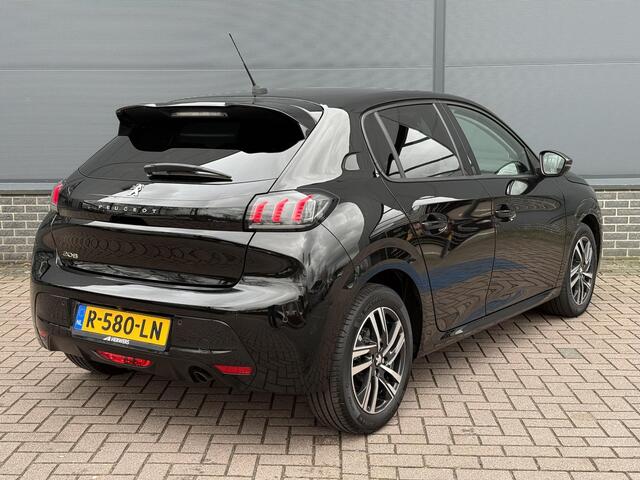 Peugeot 208 1.2 PureTech Blue Lease Allure Automaat / Dealer Onderhouden / Trekhaak / 1200 KG Trekgewicht / Stoel Verwarming / Achteruitrij Camera / Apple Carplay&Android Auto /