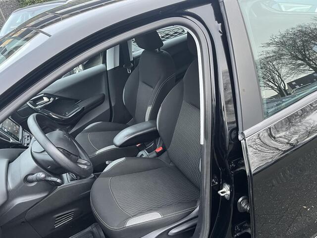 Peugeot 208 1.2 PureTech Blue Lion | NAV. | TREKHAAK | PDC | APPLE CARPLAY/ANDROID AUTO |