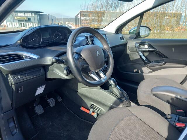 Peugeot 208 1.2 PureTech Signature