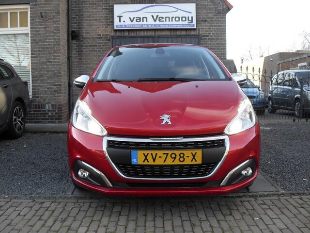 Peugeot 208 1.2 PureTech Signature, 5Drs. Dealer onderouden
