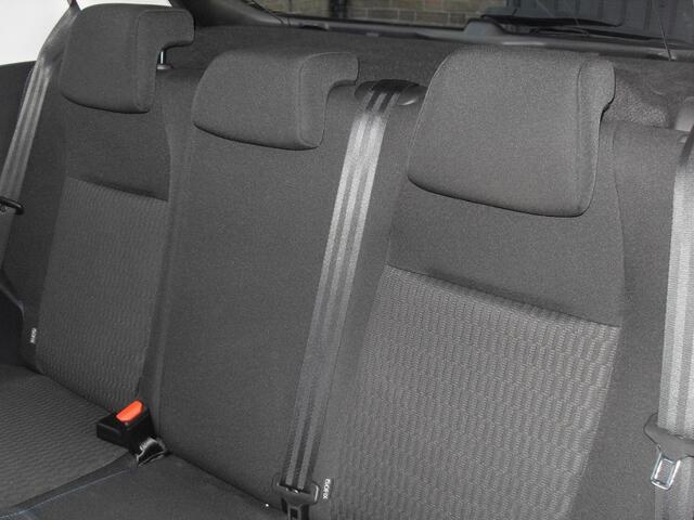 Peugeot 208 1.2 PureTech Signature, 5Drs. Dealer onderouden