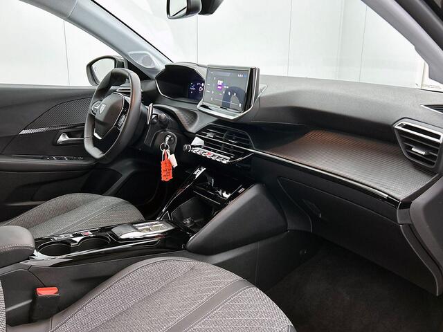 Peugeot 208 1.2 Hybrid 100PK Automaat Allure | Navigatie | Apple Carplay/Android Auto | Airco | Parkeer sensoren | Cruise Control | Lichtmetalen Velgen
