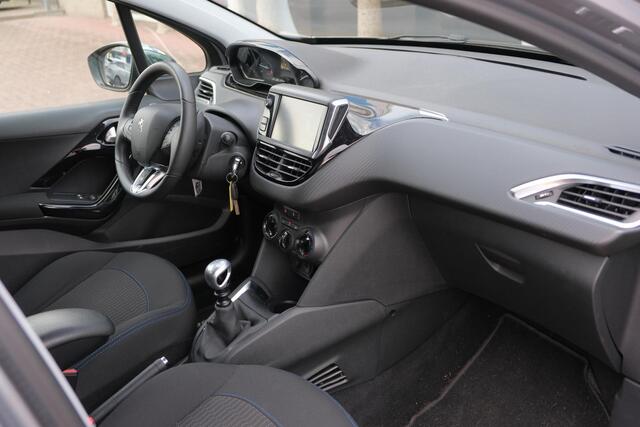 Peugeot 208 1.2 PureTech 110pk Signature | Navi | App Connect | Airco | Cruise | PDC | Trekhaak