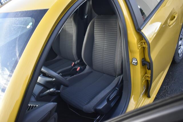 Peugeot 208 208 1.2 PureTech 75 Active, Apple Carplay/Climate Control